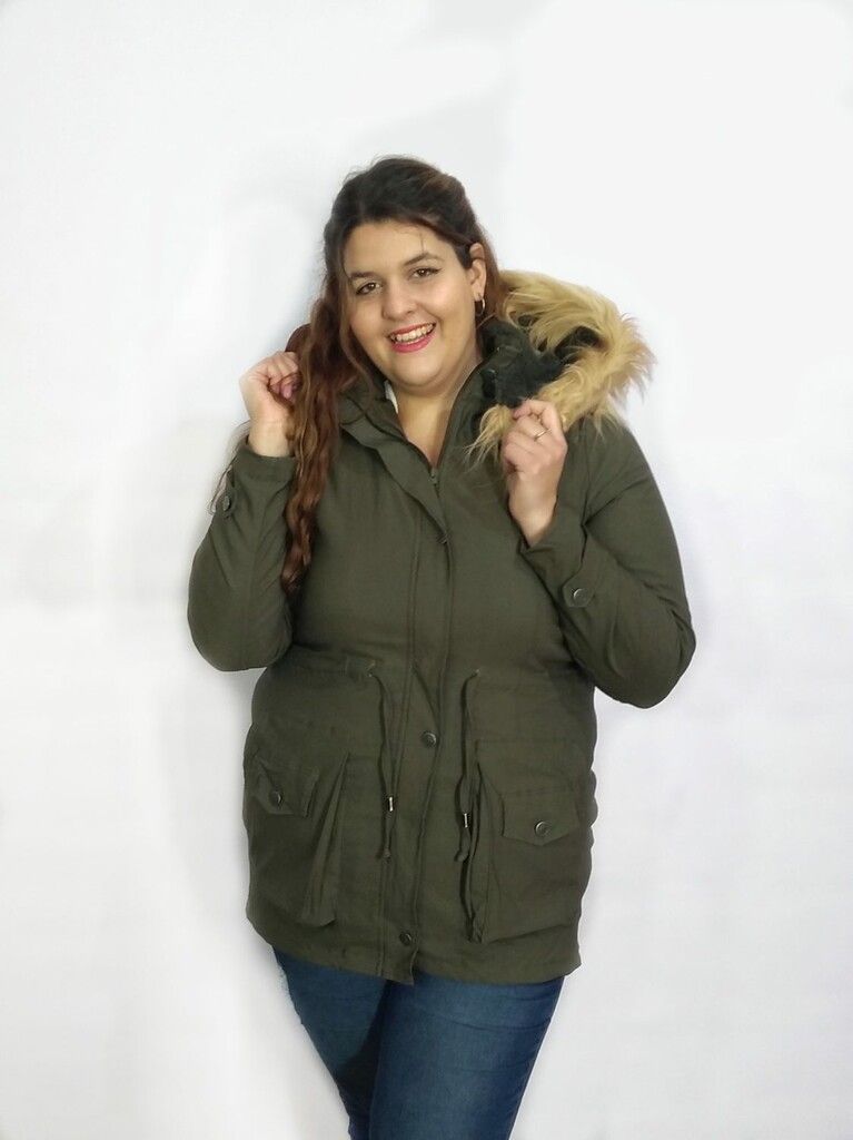 Parka Bengalina elastizada con polar y capucha con piel