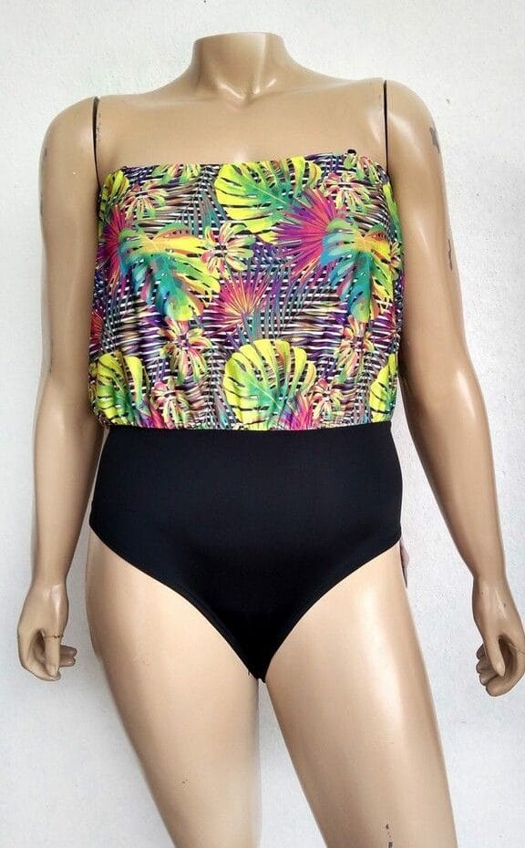 Malla strapless estampada hojas