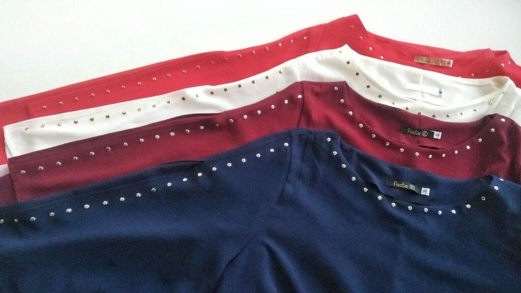 Remera Crepe mangas tachas - Imagen 2