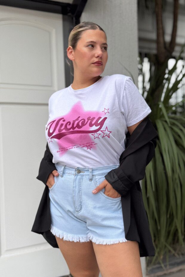 Victory Glitter Remera